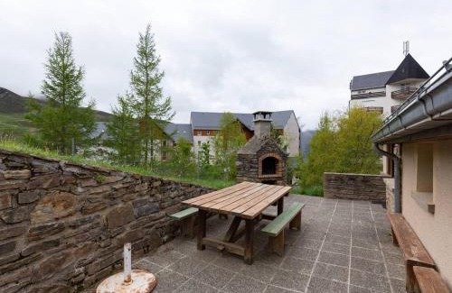 Loudervielle Chalet De Esquí | Chalet Duplex à Peyragudes – 3 Chambres, Cheminée, Terrasse, Près des Sentiers et Télécabine - FR-1-695-38