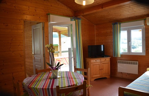 Courbiac Chalet De Esquí | Chalet Edelweiss: sleeps 4/6