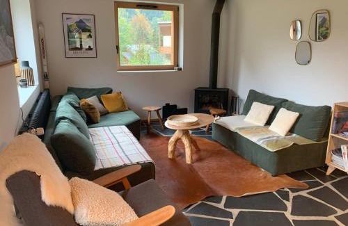 Pralognan-la-Vanoise Chalet De Esquí | Chalet ensoleillé avec balcon et poêle à bois - FR-1-464-163