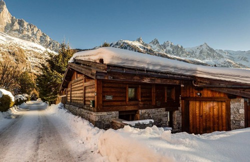 Les Tines Chalet De Esquí | Chalet Entre Nous: charming three bedroom chalet in an idyllic location