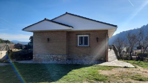 El Tiemblo Casa | Chalet con piscina y BBQ para 10 personas