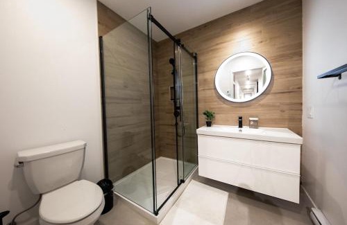 Mauricie Apartamento | Chalet Flodhaus- Bord Rivière St-Maurice (navigable)/SPA/SAUNA - Chalets Galaxia