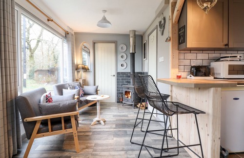 Aberdovey Casa | CHALET FORTE, pet friendly, with a garden in Aberdovey