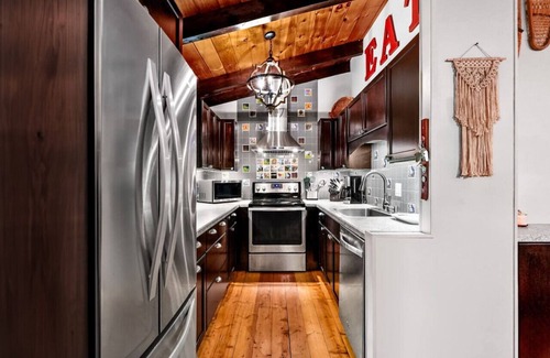 Bellaire Chalet De Esquí | Chalet Getaway | Hot tub | Sauna | Firepit | Pool