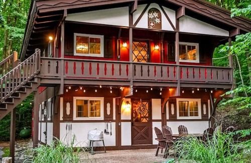 Bellaire Chalet De Esquí | Chalet Getaway | Hot tub | Sauna | Firepit | Pool