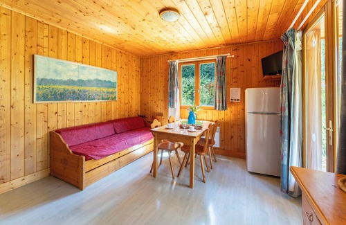 Mirabel-aux-Baronnies Chalet De Esquí | Chalet 'Gite Sariette' con piscina compartida, terraza privada y Wi-Fi