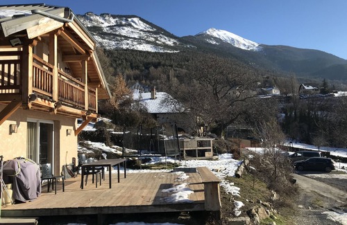 Saint-Andre-d'Embrun Chalet De Esquí | Chalet Gîte de France, sleeps 6, with large panoramic terrace.