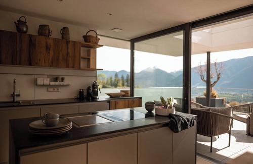 Schenna Chalet De Esquí | Chalet "Goyen" con piscina compartida, terraza privada y Wi-Fi