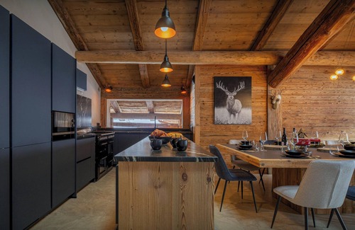 Le Chinaillon Chalet De Esquí | Chalet Happysnow - alpine retreat for 15 - OVO Network