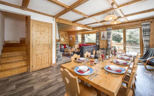 Meribel Chalet De Esquí | Chalet Himalaya , 10 Person Chalet with 5 ensuite bedrooms and outdoor jacuzzi in Meribel Centre