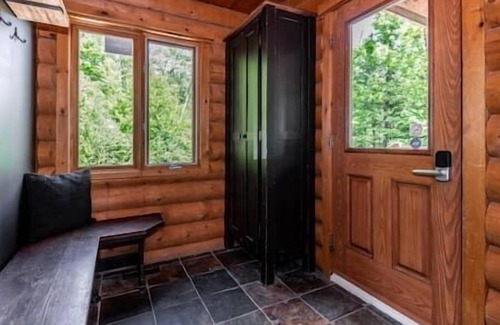 Labelle Casa | Chalet HURON / 15 Guest / EV Car