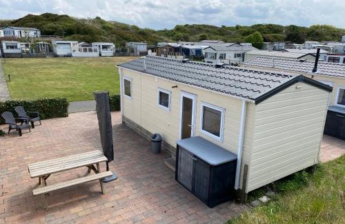IJmuiden Chalet De Esquí | Chalet Ibiza in de duinen van IJmuiden aan Zee