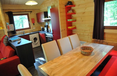 Oignies-en-Thierache Casa | Chalet en Oignies con entorno boscoso