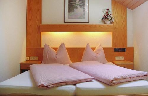 Dienten am Hochkoenig Apartamento | Chalet in Dienten by Ski Slopes & Wellness