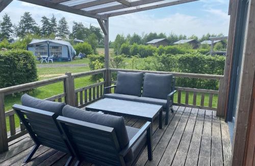De Veenhoop Chalet De Esquí | Chalet in Friesland near Alde Feanen Park, cleaning included