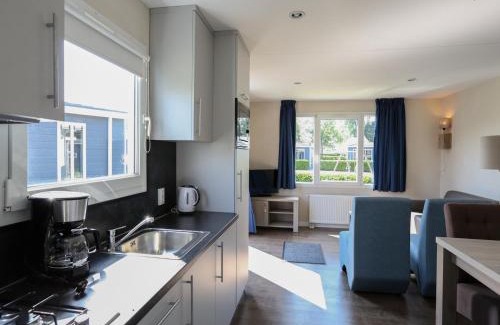 Lathum Chalet De Esquí | Chalet in Gelderland with Hot Tub