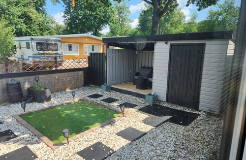 Schijndel Chalet De Esquí | Chalet in green area ~ Garden ~ Walk to Lake