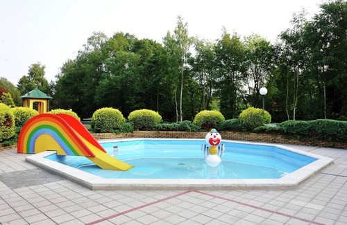 Baarle-Nassau Chalet De Esquí | Chalet en parque vacacional con terraza
