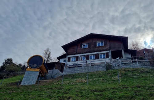 Glion Casa | Chalet in Montreux mit Gartenhaus, Jacuzzi, Sauna und Einmaliger Aussicht!
