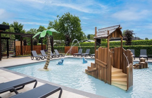 Municipality of Veldhoven Chalet De Esquí | Chalet en Países Bajos junto al Estanque