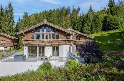 Hopfgarten im Brixental Villa | Chalet in Niederau, cleaning included