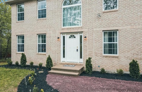 Tunkhannock Township Casa | Chalet in Pocono for Family Reunions & Parties (109)