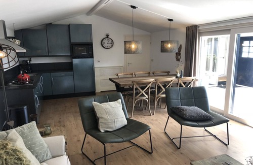 Uden Chalet De Esquí | Chalet en Sandberghe con Terraza Soleada