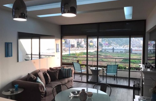 Zouk Mosbeh Chalet De Esquí | Chalet en el complejo de Siwar, Piscina, Wifi, vista al mar, reformado, 2 dormit