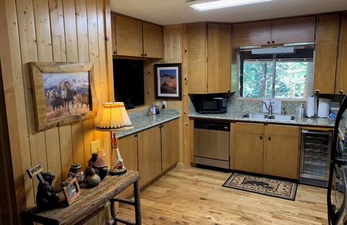 Fish Camp Cabina | Chalet in the Pines