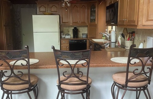 Lake Ariel Casa | Chalet in the poconos with a Golf Course, lake and beach in a gated community