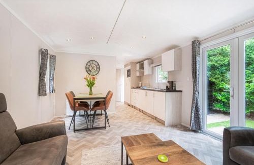Vledder Casa | chalet in the woods with pool, cleaning included