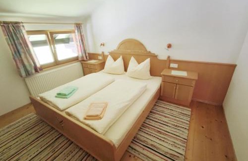 Brandberg Casa | Chalet in Tirol by Zillertal Ski Slopes, cleaning included