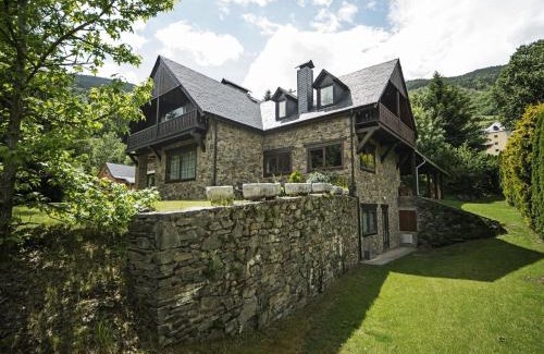 Vielha e Mijaran Casa | Chalet in Vielha near Baqueira Ski Resort