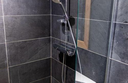 Viel-Alpe Chalet De Esquí | Chalet intimiste à Huez avec terrasse et WiFi - FR-1-645-14