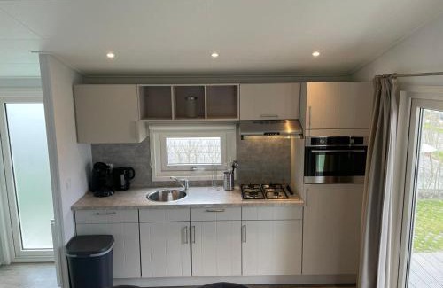 Kamperland Chalet De Esquí | Chalet (J09) op gezellige familiecamping bij zee