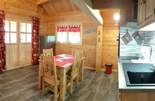 Bluffy Chalet De Esquí | CHALET L'UBAC, a little corner of paradise between Lake Annecy and its mountains