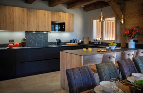 Chatel Chalet De Esquí | Chalet La Cachette - relaxing stay 10p hot tub and sauna - OVO Network