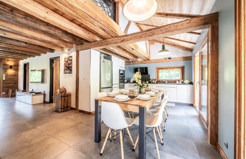 Samoens Chalet De Esquí | Chalet 'La Glière De L'Etelley' con vistas a la montaña, terraza privada y Wi-Fi