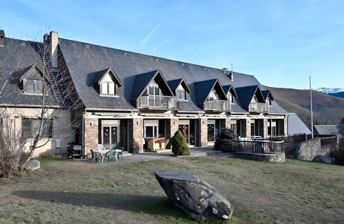 Garin Chalet De Esquí | Chalet 'La Vingt' con vistas a la montaña, terraza compartida y jardín privado