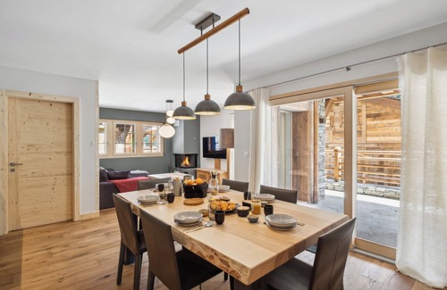 Grimentz Apartamento | Chalet Larchwood by Mrs Miggins 6