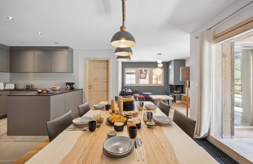 Grimentz Apartamento | Chalet Larchwood by Mrs Miggins 6