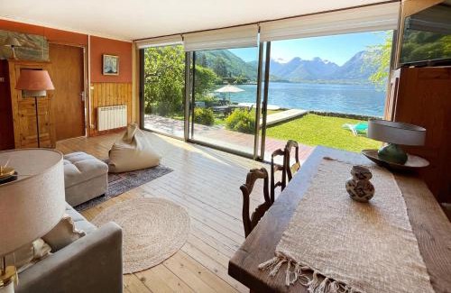 Angon Chalet De Esquí | Chalet les pieds dans l'eau avec accès direct au Lac d'Annecy