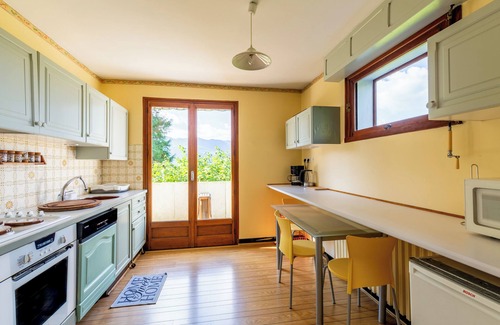 Aix-les-Bains Chalet De Esquí | Chalet Les Tourelles con vistas al lago, terraza privada y balcón