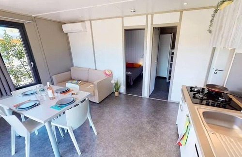 Lourmarin Chalet De Esquí | Chalet Luberon - 35m2 - 2 Schlafzimmer + Jacuzzi (4 Erwachsene & 1 Kind max 12 Jahre) 4 bis 5 Personen - 4 Pers. im Preis enthalten