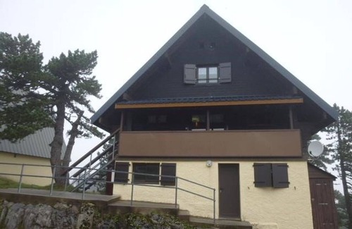 Arette Chalet De Esquí | Chalet luminoso con capacidad para 15 personas, cocina equipada y servicios opcionales