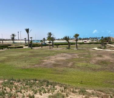 Marina El Alamein Chalet De Esquí | Chalet Marina Al Alamein one bedroom -first row circle lake view -North Coast شاليه غرفة وريسبشن أول صف على البحيرة المستديرة - مارينا العلمين