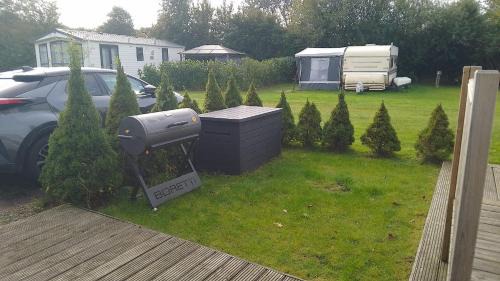 Kropswolde Apartamento | Chalet Meerwijck mit Terrasse am Wasser und Meer mit Schwimmbad