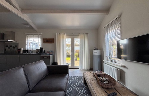 Renesse Chalet De Esquí | Chalet MEERzeit in Renesse (booking June to August minimum rental period 1 week)