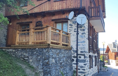 Chandon Chalet De Esquí | Chalet Meribel 3 * en un antiguo granero abovedado.