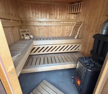 Heinkenszand Chalet De Esquí | Chalet met privésauna, tuin & nabij Recreatieplas VP083